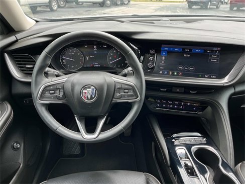 Used 2021 Buick Envision Essence image 10