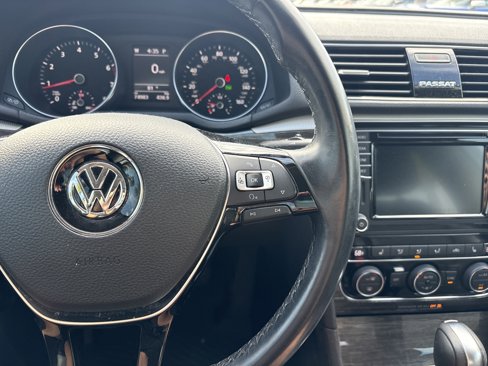 Used 2018 Volkswagen Passat 2.0T SE image 20