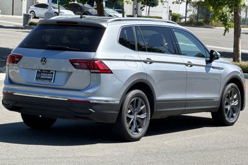 Used 2024 Volkswagen Tiguan SE image 4
