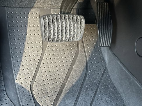 Used 2022 Chevrolet Equinox LT image 17