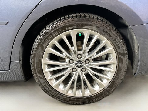 Used 2019 Toyota Avalon Limited image 31