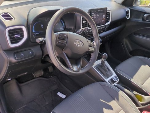 Certified 2024 Hyundai Venue Limited image 12