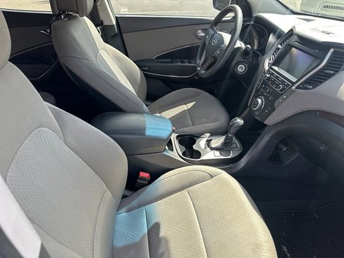 Used 2017 Hyundai Santa Fe Sport image 5