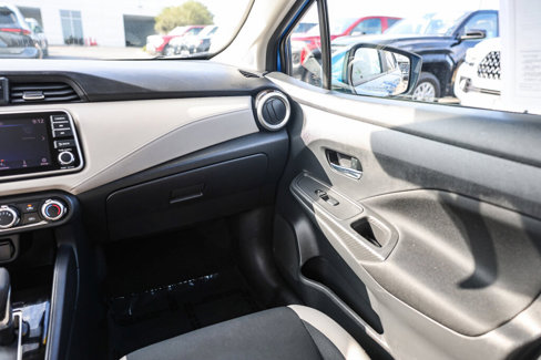 Used 2021 Nissan Versa SV image 5