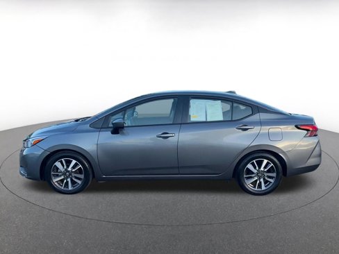 Used 2023 Nissan Versa SV image 9