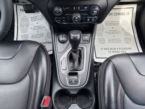 Used 2022 Jeep Cherokee Trailhawk w/ Premium Leather Package image 15