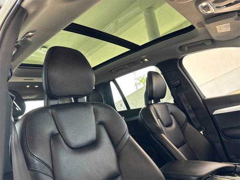 Certified 2022 Volvo XC60 T8 Inscription w/ Advanced Package image 17