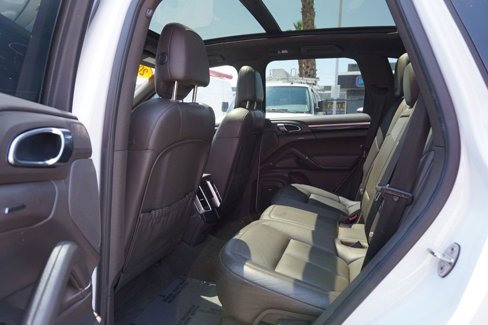 Used 2016 Porsche Cayenne image 18