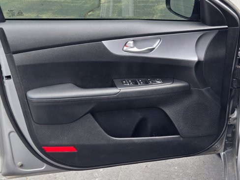 Used 2023 Kia Forte LXS image 17