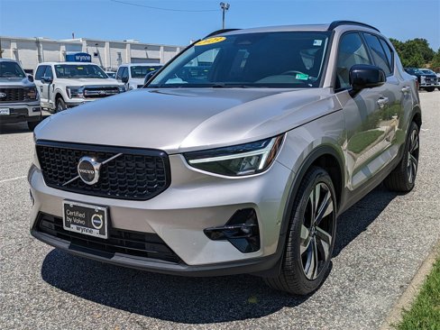 Certified 2023 Volvo XC40 B5 Plus image 8