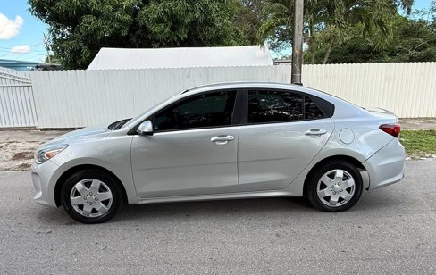 Used 2019 Kia Rio LX image 3