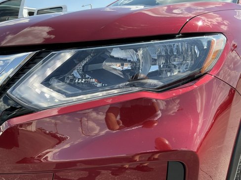 Used 2020 Nissan Rogue SV w/ Premium Package image 10