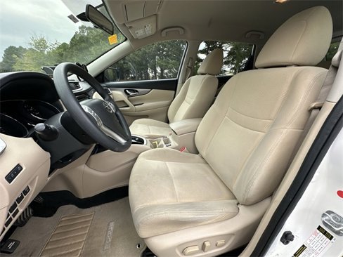 Used 2016 Nissan Rogue SV w/ SV Premium Package image 11