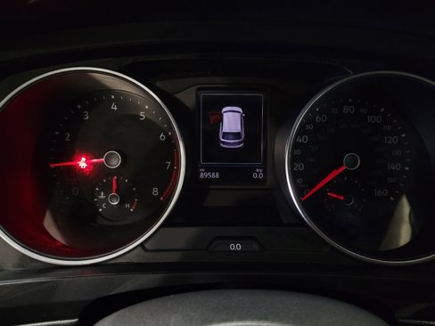 Used 2019 Volkswagen Tiguan S image 23