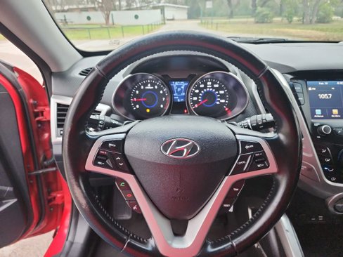 Used 2017 Hyundai Veloster image 16