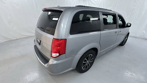 Used 2018 Dodge Grand Caravan GT image 3