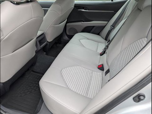 Used 2022 Toyota Camry SE image 14