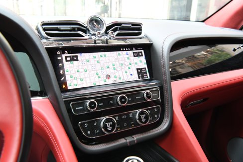 Used 2023 Bentley Bentayga image 16