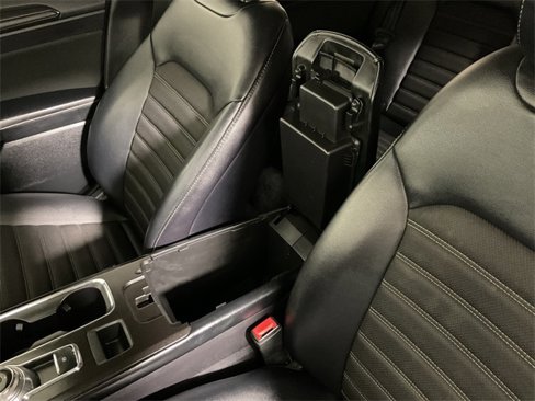 Used 2018 Ford Fusion SE w/ Equipment Group 201A image 29