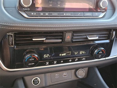 Used 2022 Nissan Rogue SV image 16