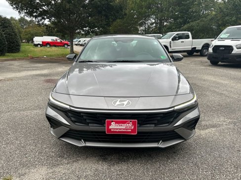 Certified 2025 Hyundai Elantra Sport image 2