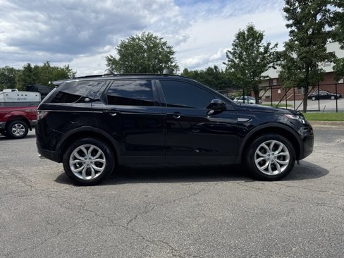 Used 2018 Land Rover Discovery Sport SE image 10