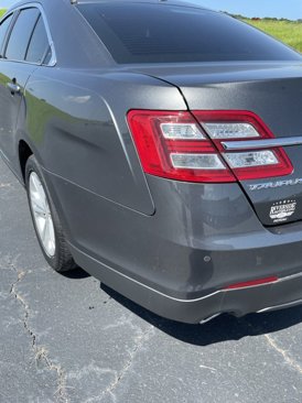 Used 2018 Ford Taurus SEL image 6