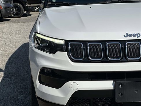 Used 2022 Jeep Compass Limited w/ Elite Group image 8