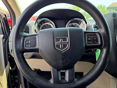 Used 2014 Dodge Grand Caravan SXT image 21