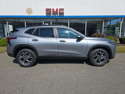 New 2025 Chevrolet Trax LT w/ Driver Confidence Package image 2