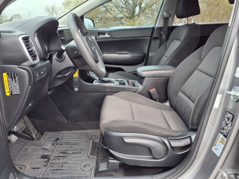 Used 2022 Kia Sportage LX image 3