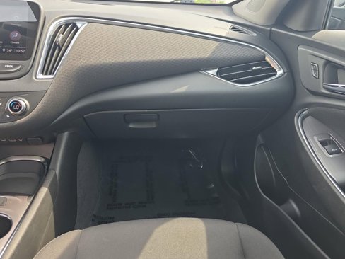 Used 2021 Chevrolet Malibu LT image 24