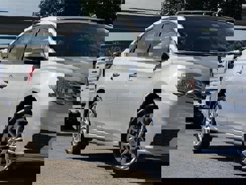 Used 2017 Nissan Sentra SV image 3