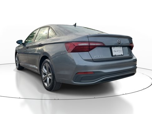 Used 2024 Volkswagen Jetta SE image 6