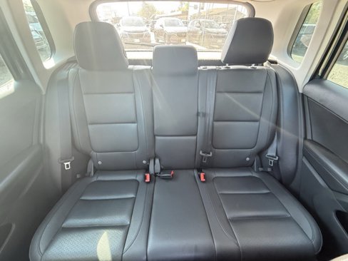 Used 2016 Volkswagen Tiguan SE image 17