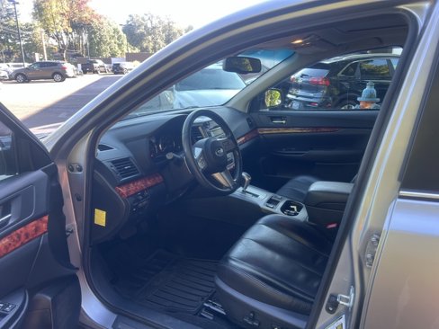 Used 2010 Subaru Outback 2.5i Limited w/ Protection Package 1A image 10