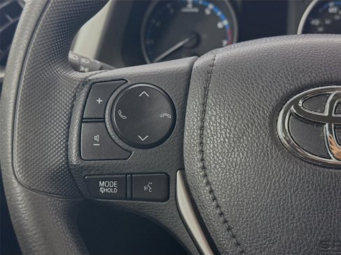 Used 2018 Toyota RAV4 LE image 19