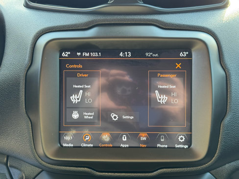 Used 2021 Jeep Renegade Latitude w/ Luxury Group I image 17