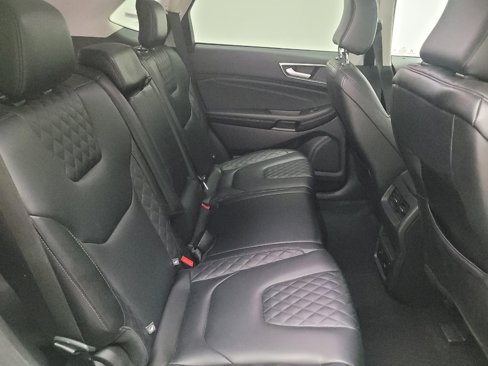 Used 2024 Ford Edge Titanium image 19