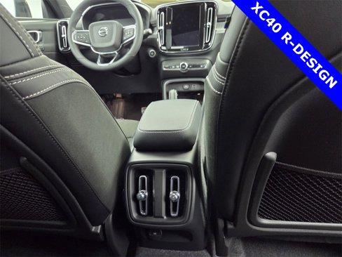 Used 2022 Volvo XC40 T5 R-Design w/ Advanced Package image 17