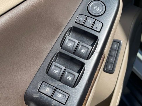 Used 2019 Chevrolet Tahoe LT image 19