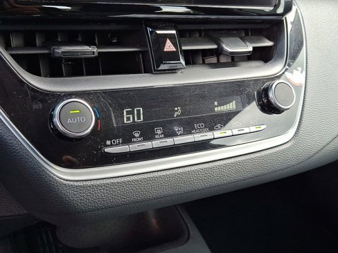 Used 2024 Toyota Corolla LE image 12