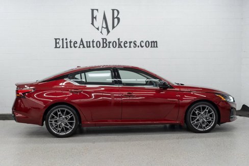 Used 2023 Nissan Altima 2.0 SR image 5