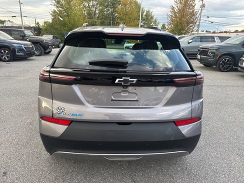 Used 2023 Chevrolet Bolt EUV LT w/ Convenience Package image 5