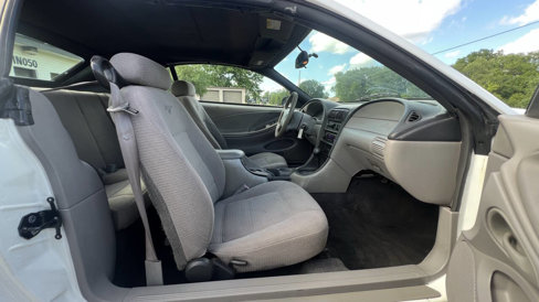 Used 1999 Ford Mustang Convertible image 24