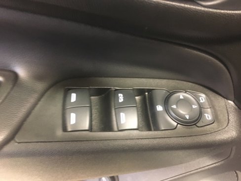 Used 2021 Chevrolet Equinox LT image 32