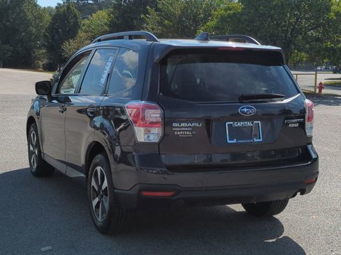 Used 2017 Subaru Forester 2.5i Premium w/ All-Weather Package image 5