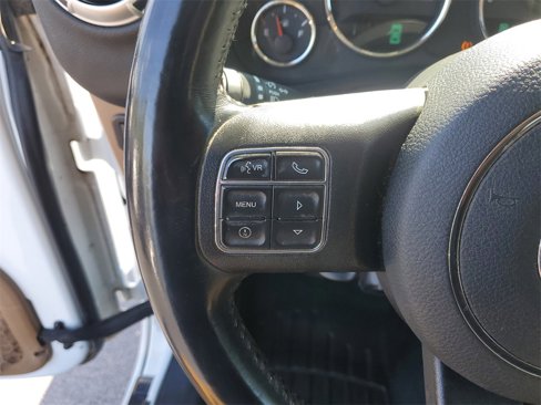 Used 2018 Jeep Wrangler Unlimited Rubicon w/ Connectivity Group image 19