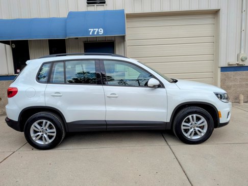 Used 2016 Volkswagen Tiguan S image 12