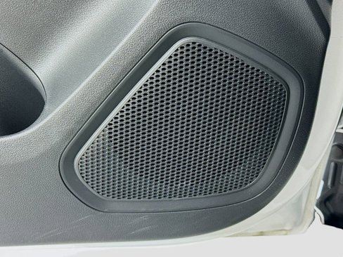 Certified 2025 Hyundai Venue SEL image 18